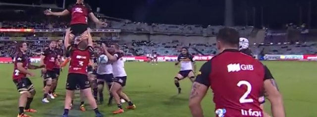 All Black hooker produces one of the worst lineout throws you will ever see