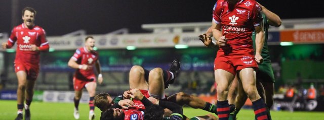Scarlets team to take on Cell C Sharks
