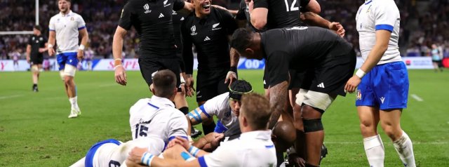 NZL 96-17 ITA: All Blacks turn on the style in spectacular 14-try show
