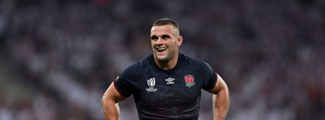 England forward signs new Saracens contract