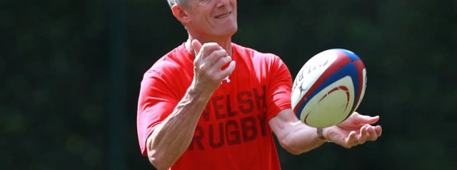 Rob Howley demands ‘comfort in the chaos’ from Wales in Ireland showdown