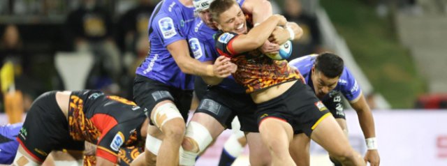 Chiefs cement spot on top with force win