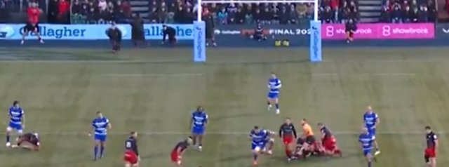 Owen Farrell slots in a drop-goal