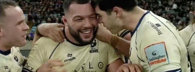 Watch Ellis Genge run 40m to score a stunning try