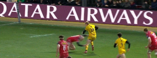 Watch Dai Richards score a great try for the Dragons