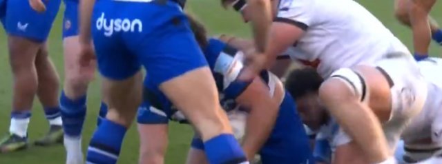 Alfie Barbeary rolls over the line for Bath
