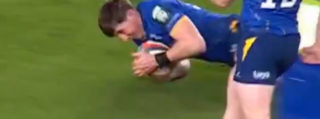Charlie Tector over the line for Leinster