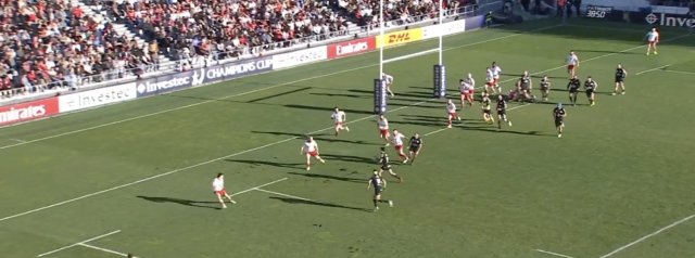 Toulon lead at the break after sustained pressure