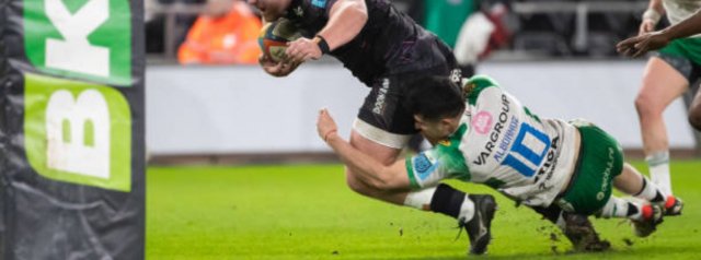 Garyn Phillips signs new deal with the Ospreys