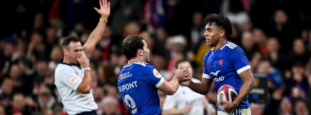 Record-breaking France run riot in Cardiff