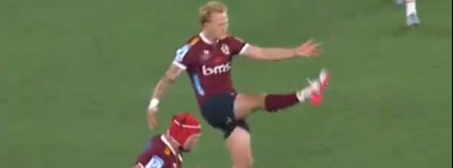 WATCH | Reds and Tahs go back and forth