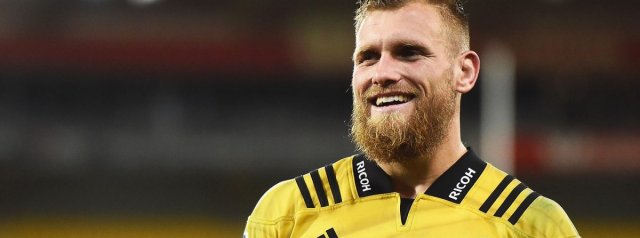 Brad Shields signs on with hurricanes until 2027