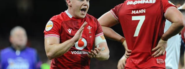Wales Star Sam Costelow suffers a fresh injury blow.