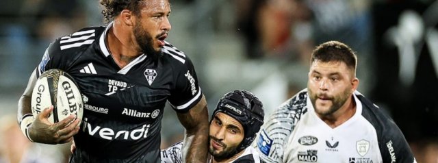 Courtney Lawes signs with Sale Sharks