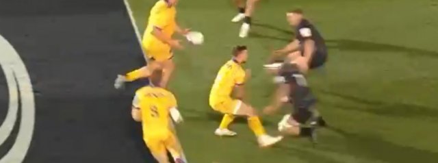 Try analysis | Dummy runner, tap on and Dingwall is away