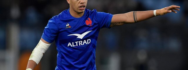 Racing 92 centre Gael Fickou will play for Toulon from next season.