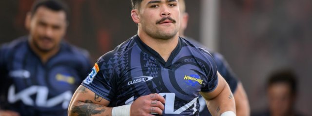 Hurricanes name team for top-of-table clash against Chiefs
