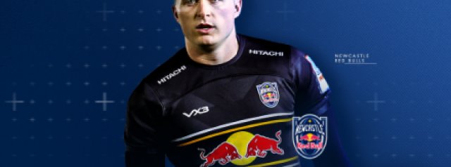 Cameron Hutchison signs a new deal with Newcastle