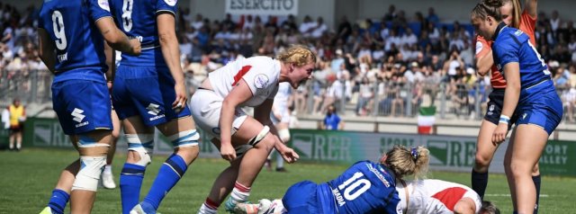 Packer leads England to big win