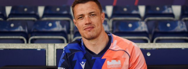 Glen Young has signed a one-year contract extension with Edinburgh