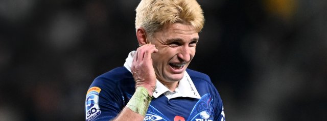 Beauden Barrett returns for Blues Semi Final clash