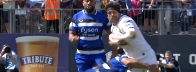 Try saving tackle from Santi Carreras