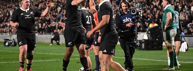New Zealand 40-21 Ireland: Ruthless hosts continue stunning Eden Park streak