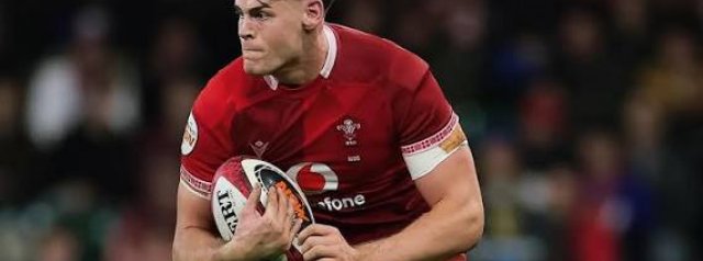 Wales centre Eddie James extends contract to stay with Scarlets