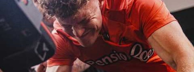 Jim Hamilton takes on Saracens Pre-Season