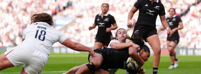 Black Ferns push the Red Roses