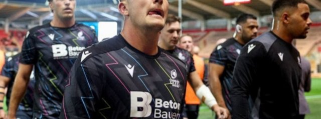 Sheedy Goes Viral As He “Heads” Into First Home Game
